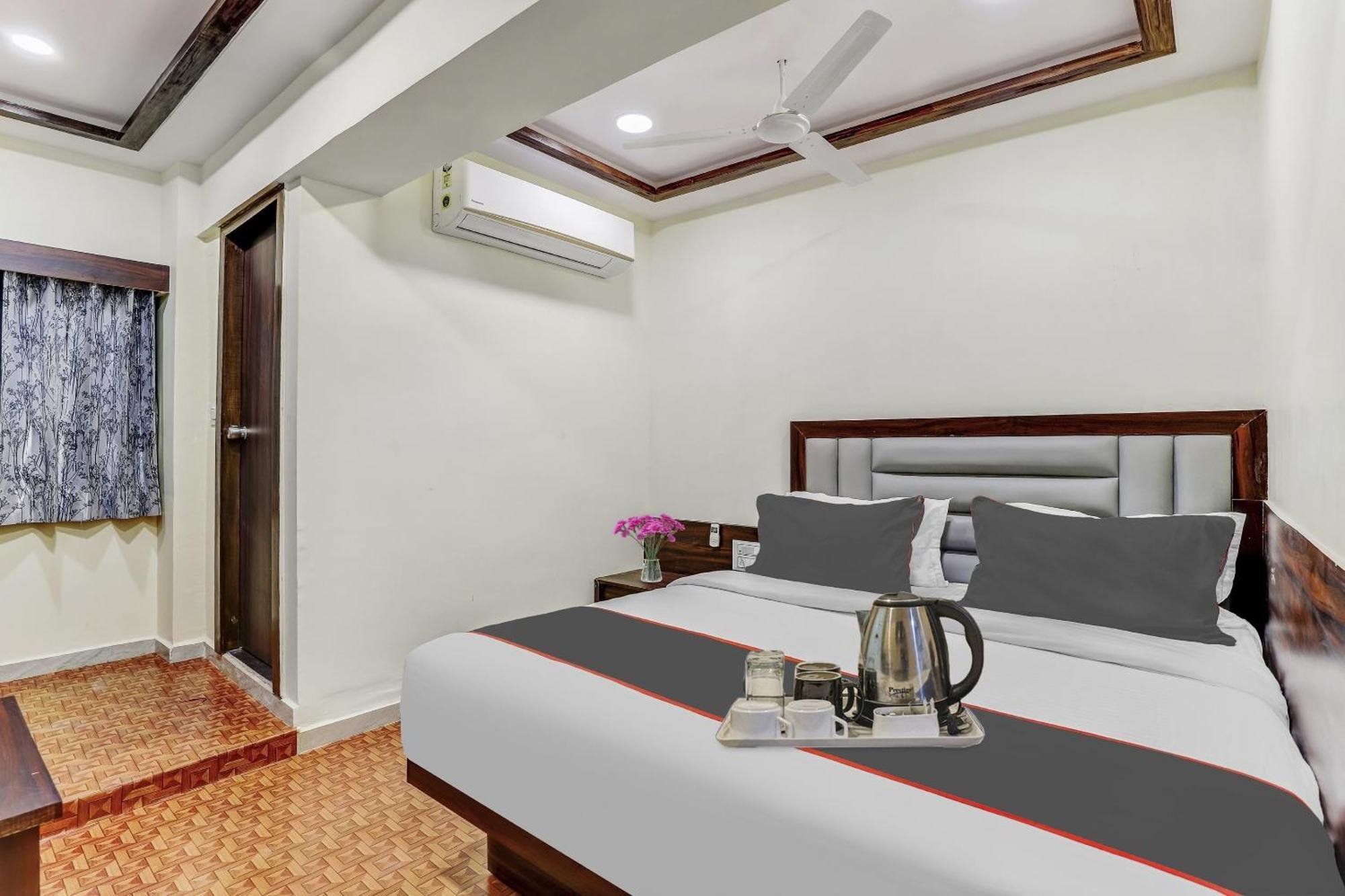 Collection O Laxmi Kuber Hotel Utrān Eksteriør billede