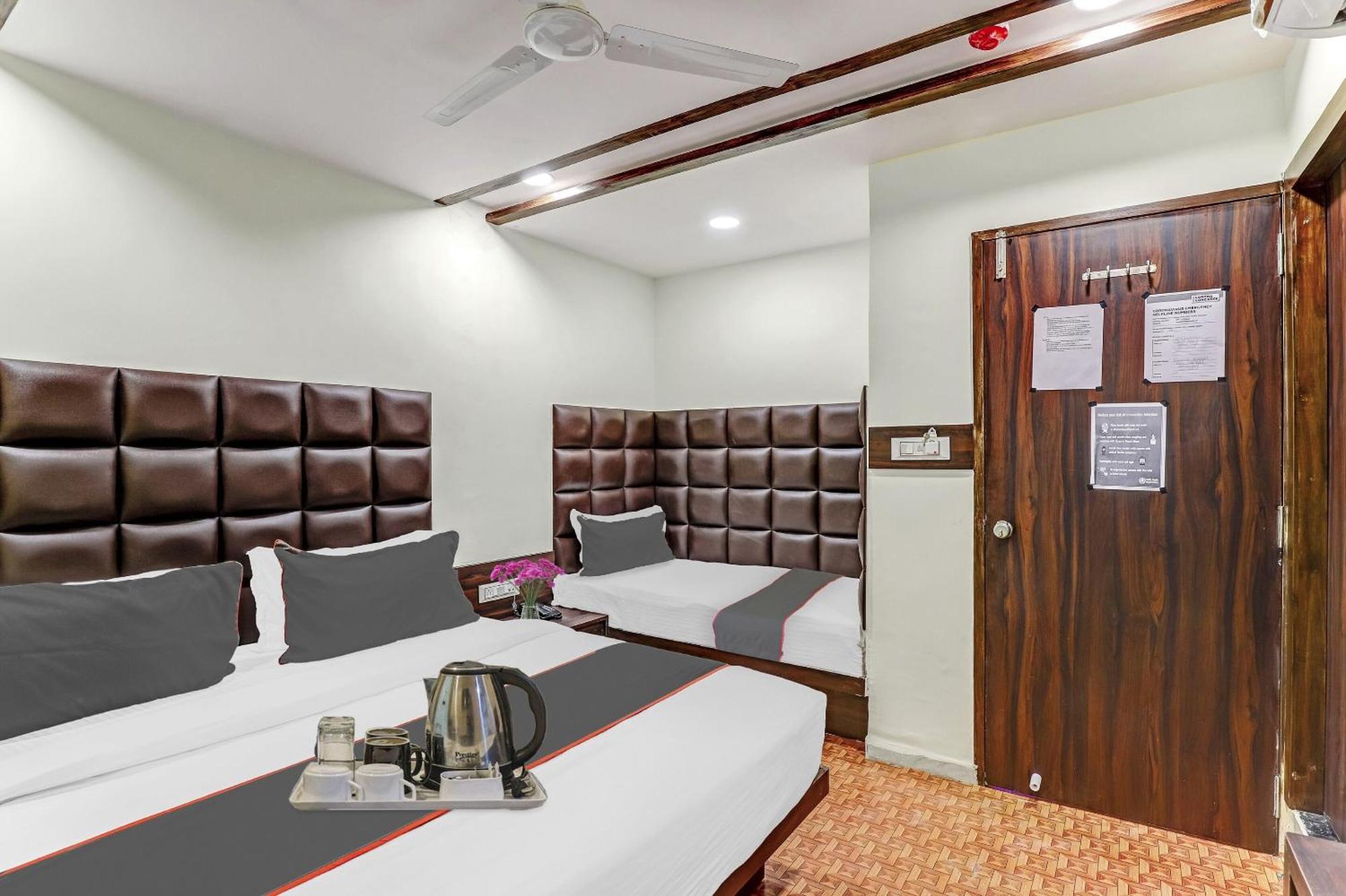Collection O Laxmi Kuber Hotel Utrān Eksteriør billede
